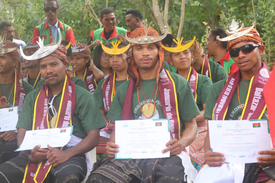 Fini Rezisténsia: Iha Eskola Populár ida iha Timor-Leste, Joven Agrikultór Hakerek Futuru Foun
